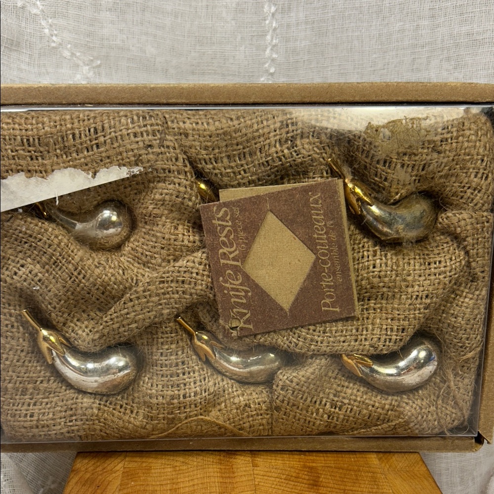 NWT Silver/Gold Eggplant Knife Rests Set